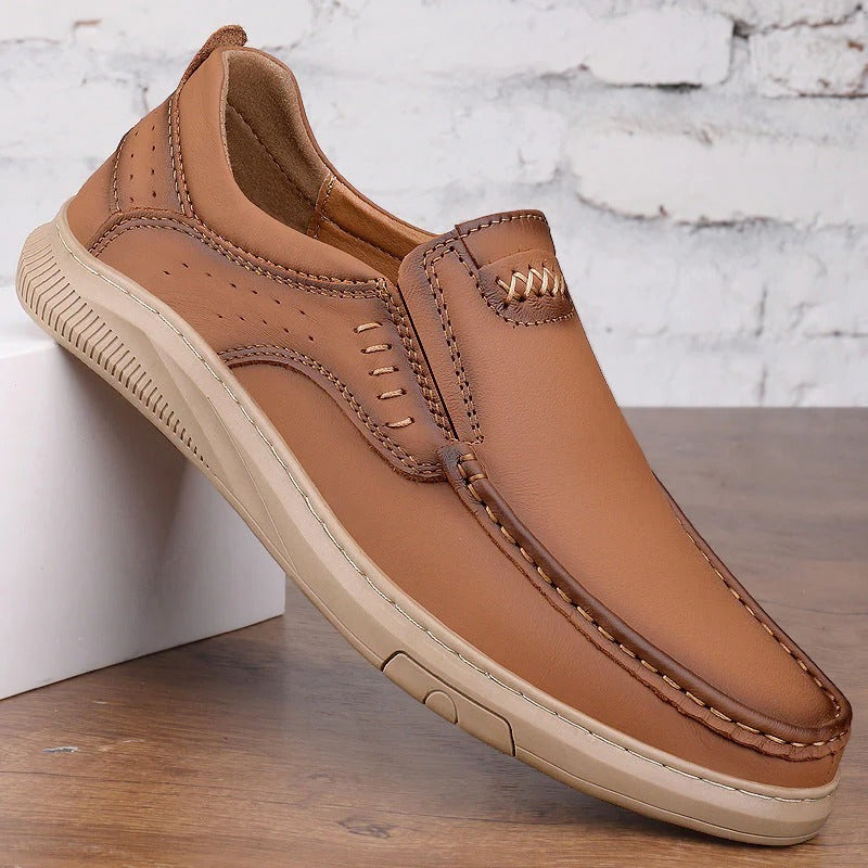 Lightweight and breathable cowhide retro versatile shoes